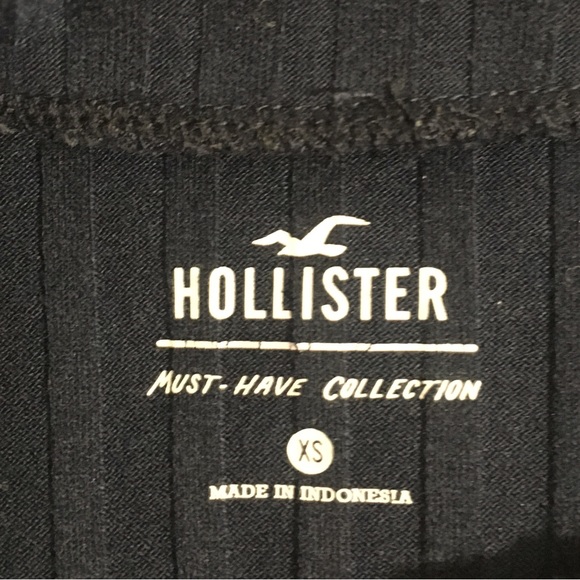 Hollister Navy women's Size Xsmall California Casual Wear Must Have Collection - Picture 2 of 4